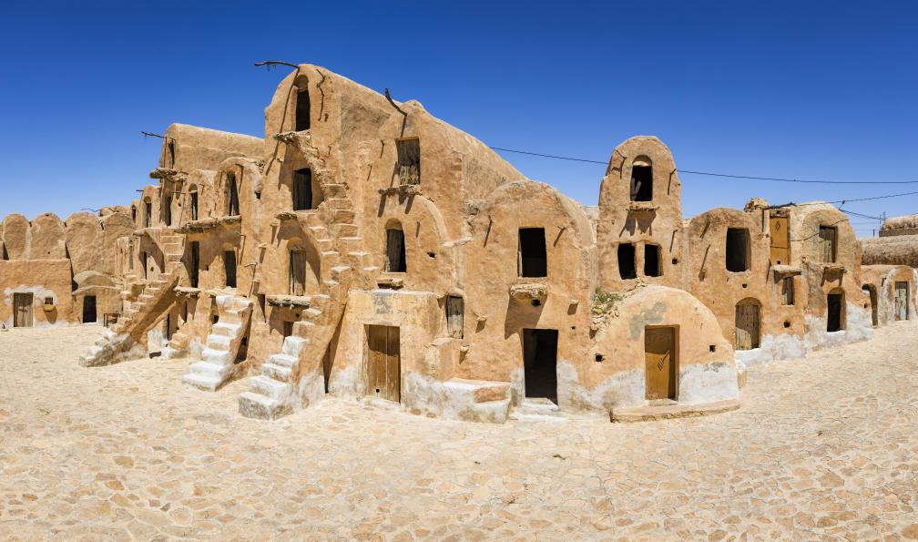 cinoby -  Istock -  Ksar Ouled, Soltane-Tataouine, Tunisie - Montagnes, dunes et palmeraies - 2