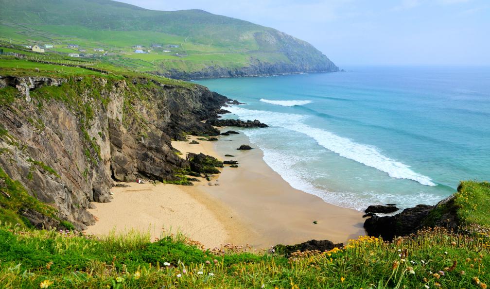 Jenifoto - Adobe Stock - Plage de Slea Head le long de la pittoresque péninsule de Dingle, comté de Kerry, Irlande - Monts sacrés du Kerry - 11