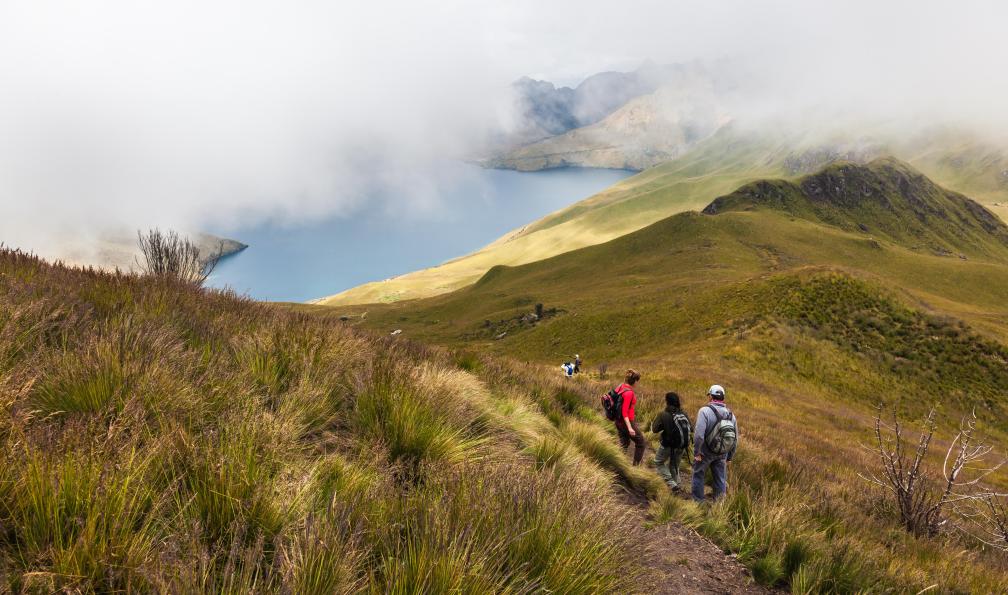 Ecuadorquerido - Adobe stock - Randonneurs dans les pentes de Mojanda, Equateur - Ascension des géants d'Équateur (15 J) - 2