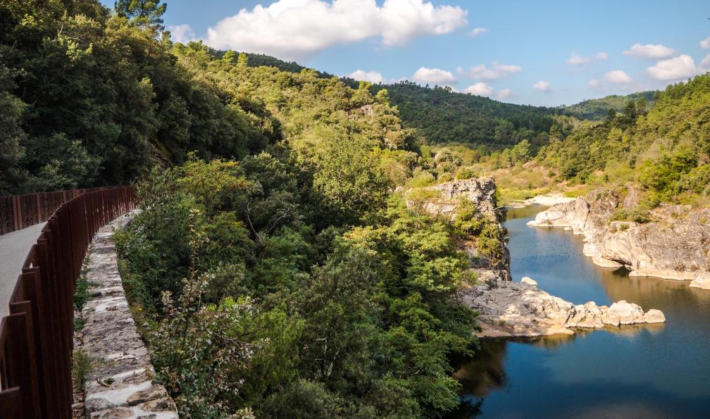 Dolce Via - La Dolce Via le long de l'Eyrieux, Ardèche, France - Ardèche : la Dolce Via à vélo - 1
