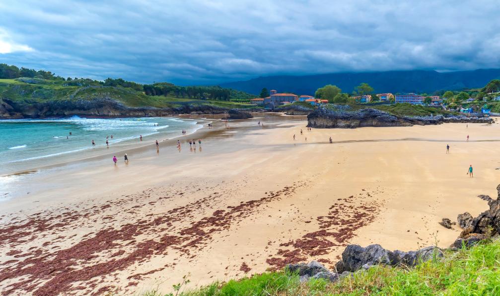 Al Carrera - Adobe Stock - Plage de Llanes, Asturies, Espagne, Europe - De la mer aux Picos de Europa - 2