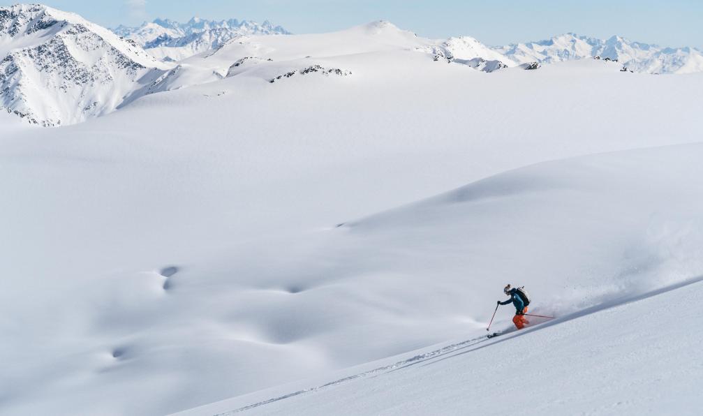 AscentXmedia -  istock -  Ski de randonnée en Svanétie, Géorgie - Svanétie, sommets du Caucase à skis - 4