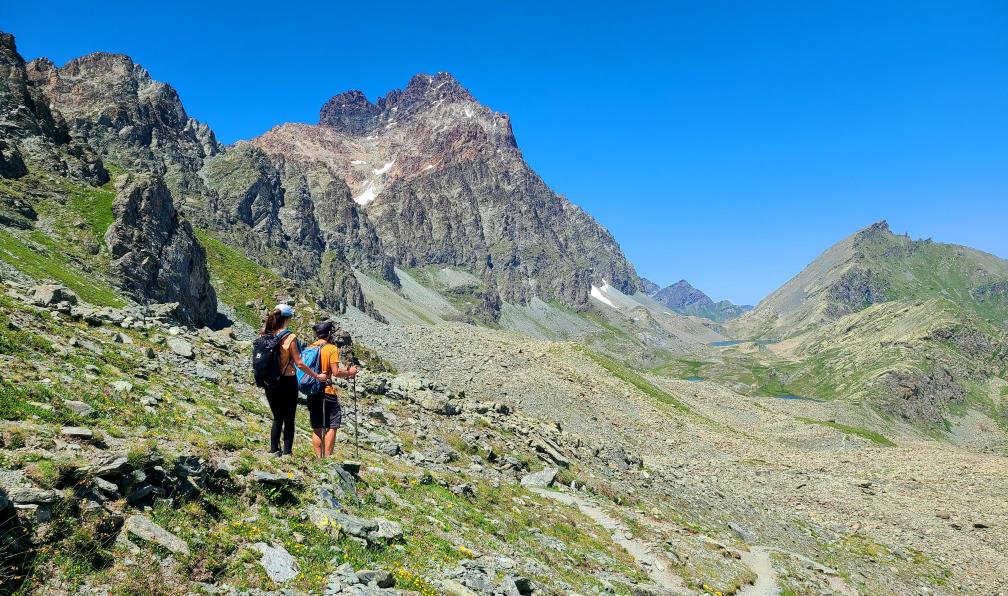 Ravaine - Caroline - Randonneurs à l'approche du Viso, Alpes, France - Tour du Viso 4 jours - 2
