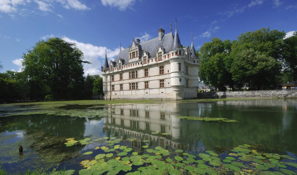 Jepirichard -  Istock -  Azay-le-Rideau, de la Loire; France - La Loire à vélo : de Saumur à Chinon  - 3