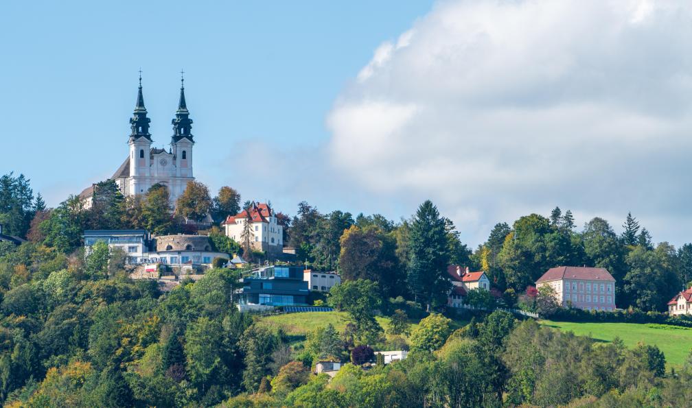lexpixelart - Adobe Stock - Le Pöstlingberg et Linz, Autriche - Le long du Danube à vélo, en hôtels de charme - 4