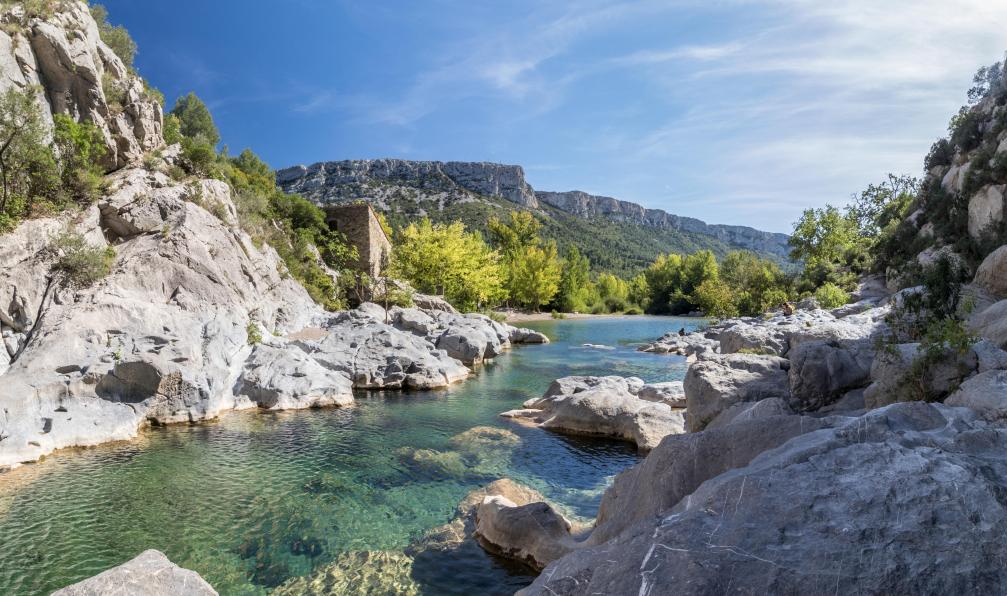 Carlier - William - Adobe stock - Panorama des gorges du Gouleyrous à Tautavel dans les Pyrénées Orientales, France - Des Châteaux Cathares à la Méditerranée - 5