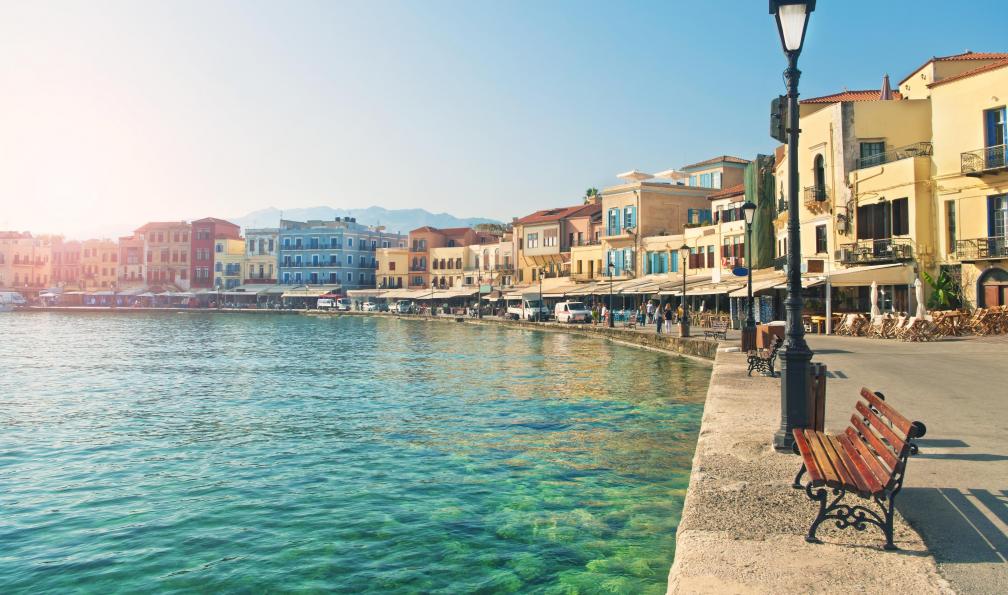 AygulSarvarova -  Istock -  Ville de Chania, La Canée; Grèce - Grande Bleue et montagnes Blanches - 1