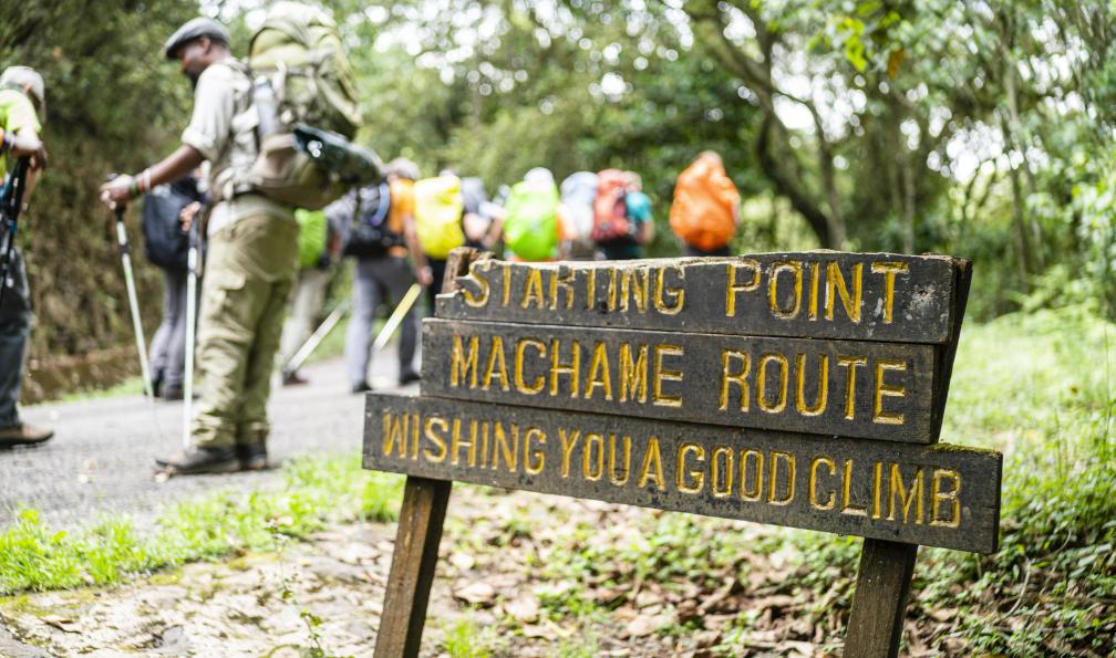Chavi -  Jocelyn -  Point de départ de la route Machame, Kilimandjaro - Kilimandjaro et safaris en lodge - 1