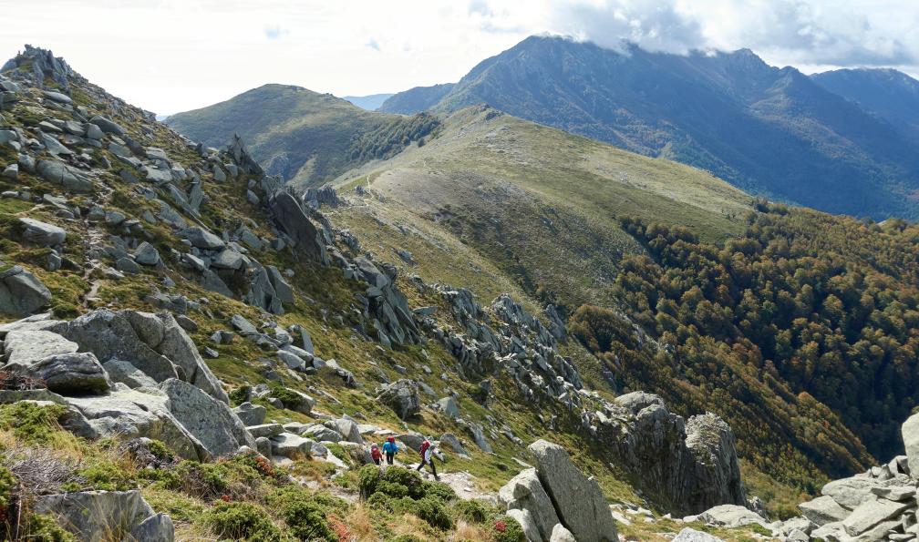 tim-oun - Unsplash - Randonneurs sur le GR20, Corse - Le GR20 en liberté, à la carte - 6