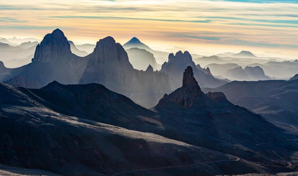 hecke71 - Adobe stock - Les montagnes d'Ahaggar dans le désert du Sahara, Algérie - Hoggar, cathédrale de pierres et d'éternité - 4