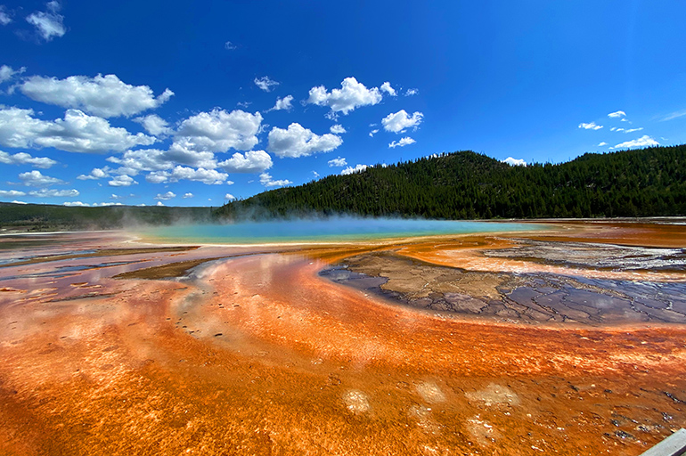 Grand Prismatic Spring, Yellowstone, USA.