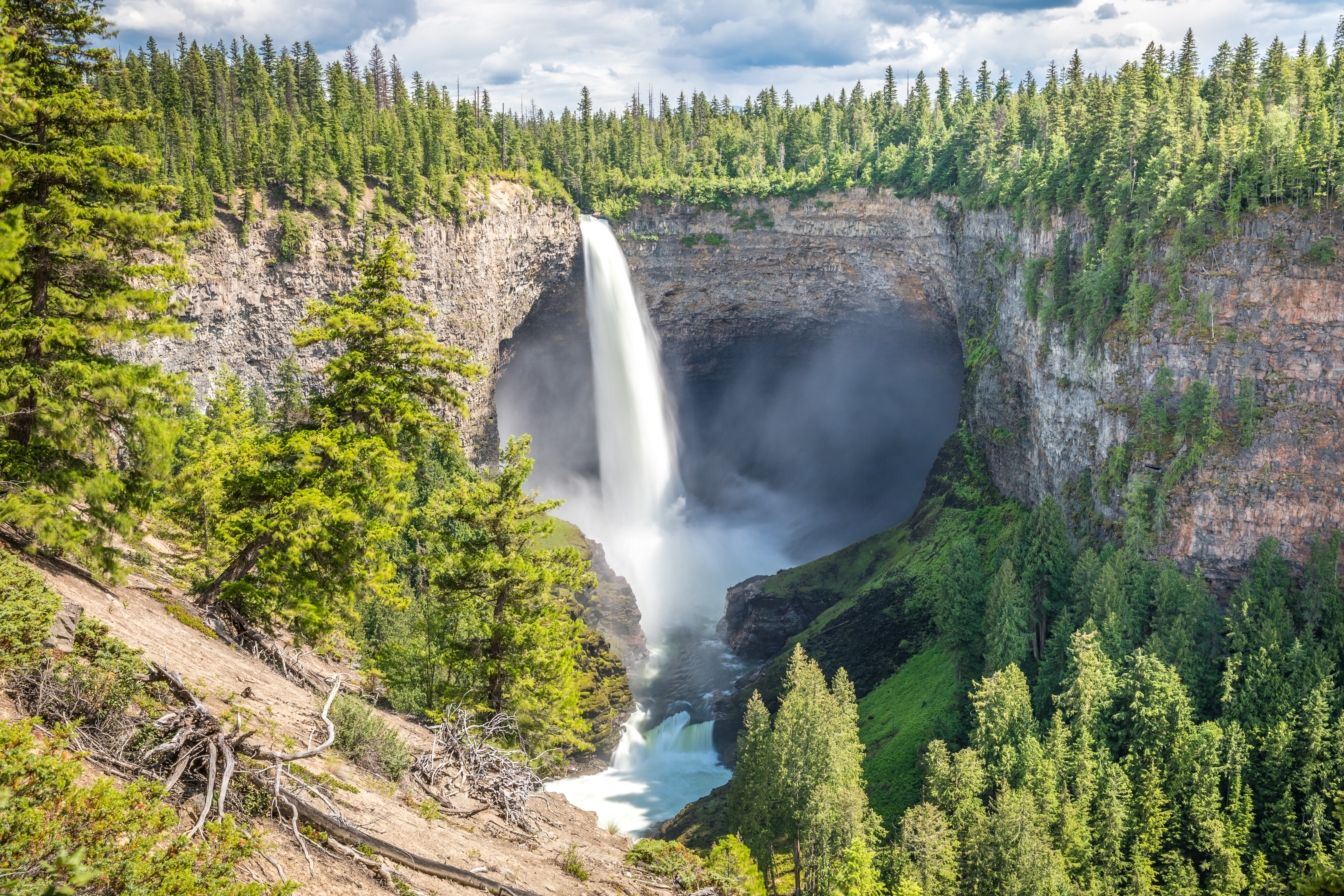 Chutes de Helmcken au parc provincial Wells Gray, Canada