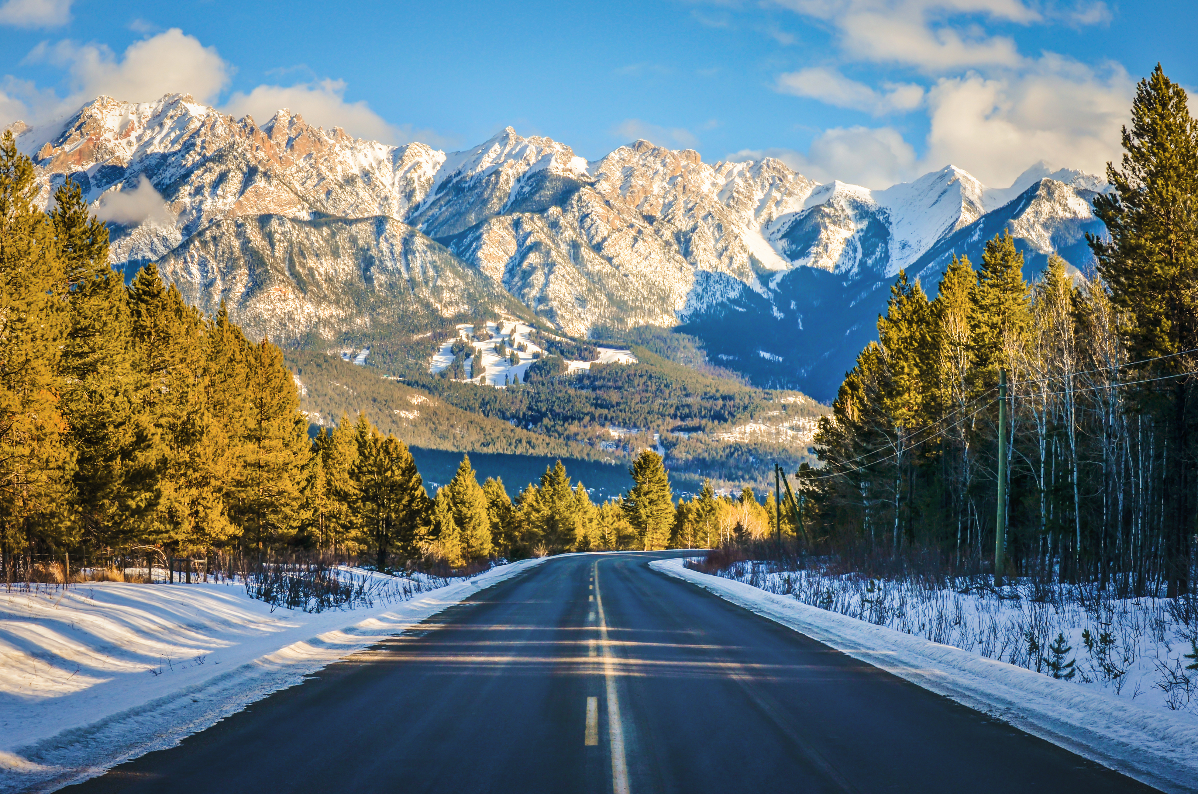 Fairmont Hot Springs Resort en hiver sous la neige, Canada