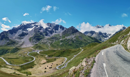 Paysage avec Col du Lautaret en allant vers le col du Galibier, Alpes, France