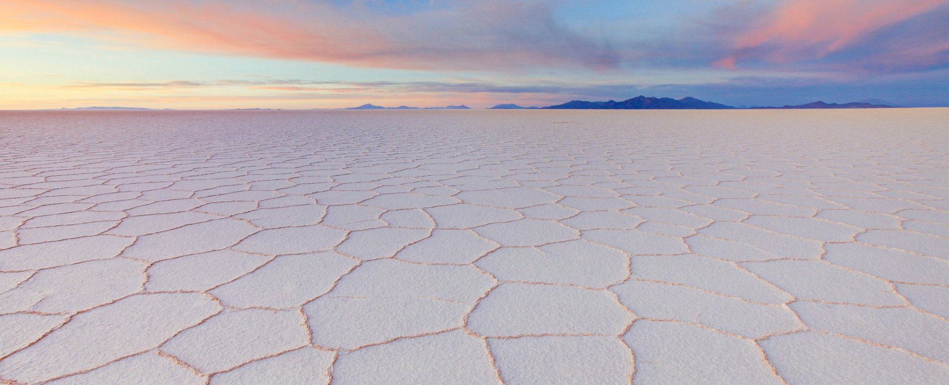 Coucher de soleil sur le salar de Uyuni, Bolivie