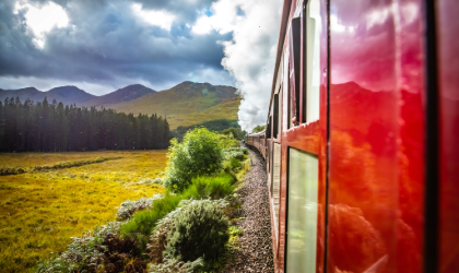 Train à Glenfinnan dans les highlands, Écosse