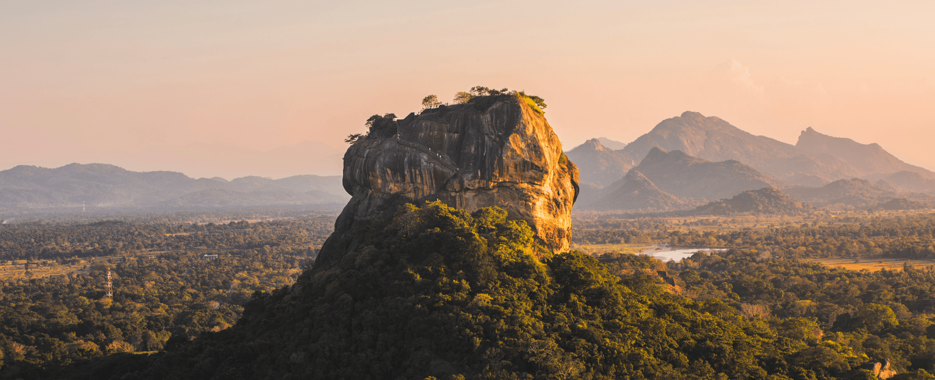 Le rocher Sigiriya, Rocher du Lion, au coucher du soleil, Sri Lanka