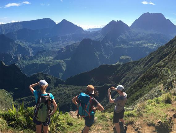 Randonneur cirque de Mafate La Réunion