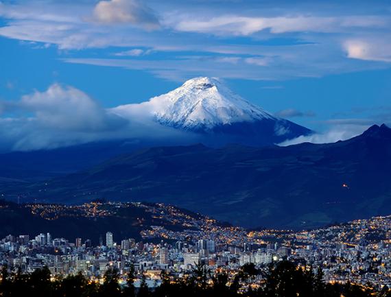 Le volcan Cotopaxi protège la ville de Quito, en Équateur