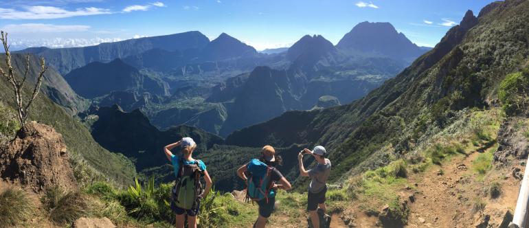 Randonneur cirque de Mafate La Réunion