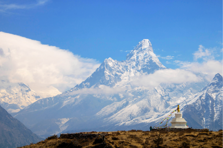 Stupa et Ama Dablam en fond, Népal