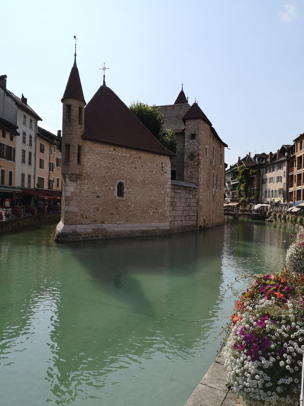 Tour des bauges à vélo Le lac d'Annecy et le massif des Bauges à